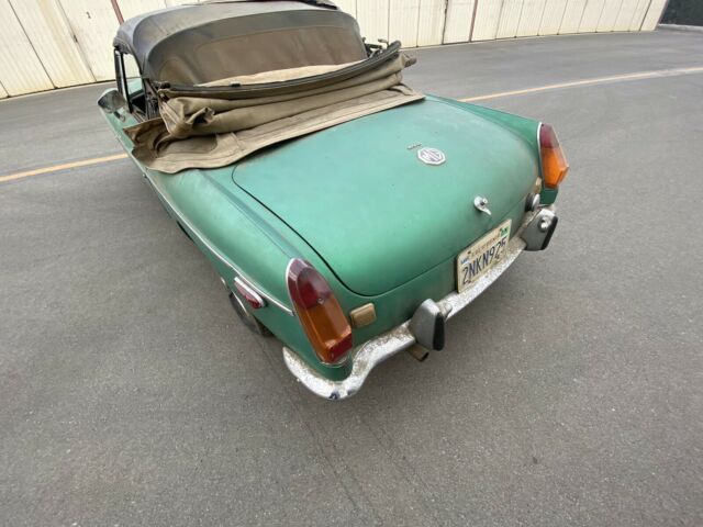 MG MGB 1971 image number 9