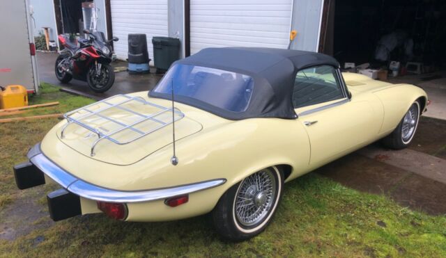 Jaguar E-Type 1974 image number 29