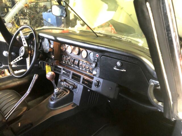 Jaguar E-Type 1974 image number 47