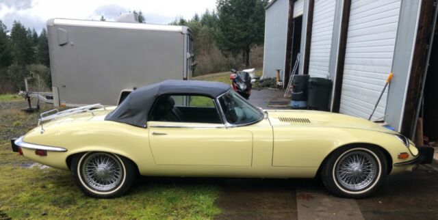 Jaguar E-Type 1974 image number 6