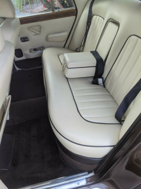 Rolls-Royce Silver Shadow 1974 image number 12