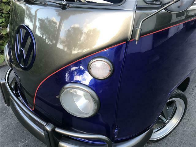 Volkswagen Bus/Vanagon 1972 image number 15