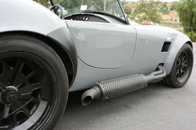 Shelby Cobra 1965 image number 9