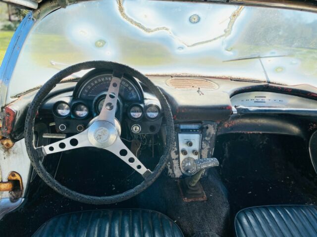 Chevrolet Corvette 1960 image number 28