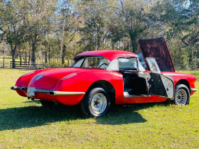 Chevrolet Corvette 1960 image number 7
