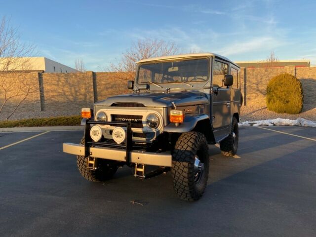 Toyota Land Cruiser 1977 image number 16