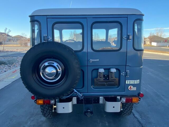 Toyota Land Cruiser 1977 image number 25