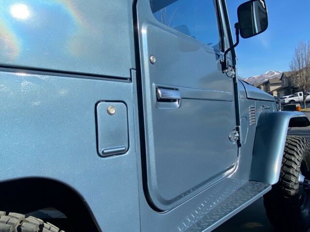 Toyota Land Cruiser 1977 image number 34