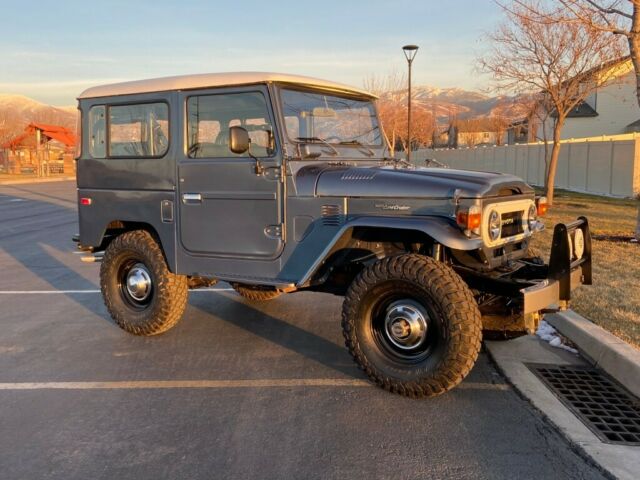 Toyota Land Cruiser 1977 image number 46