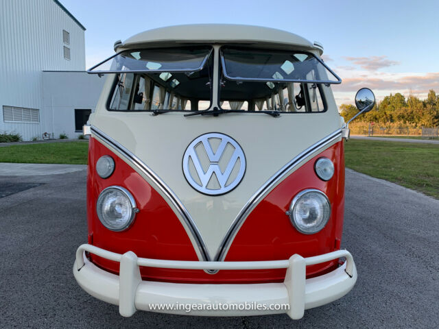 Volkswagen Bus/Vanagon 1975 image number 28