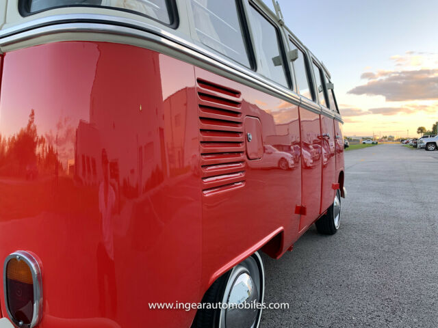 Volkswagen Bus/Vanagon 1975 image number 34