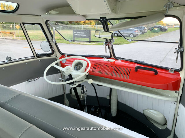 Volkswagen Bus/Vanagon 1975 image number 38