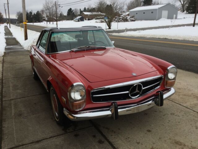 Mercedes-Benz SL-Class 1970 image number 26