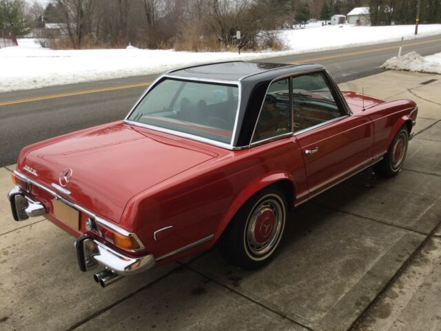 Mercedes-Benz SL-Class 1970 image number 27