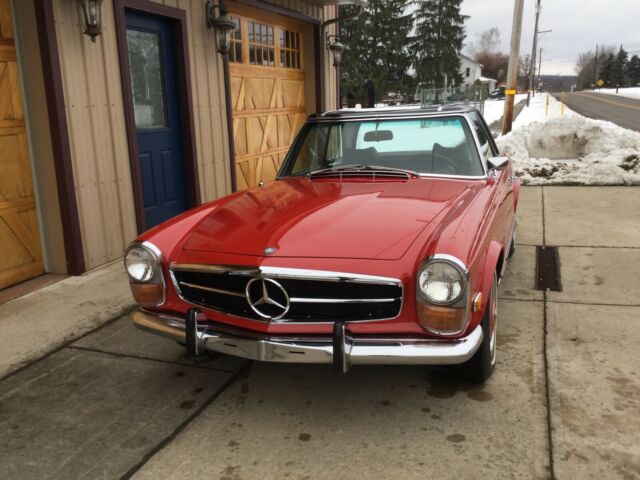 Mercedes-Benz SL-Class 1970 image number 28