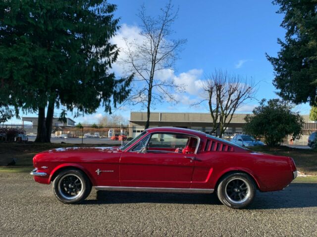 Ford Mustang 1966 image number 23