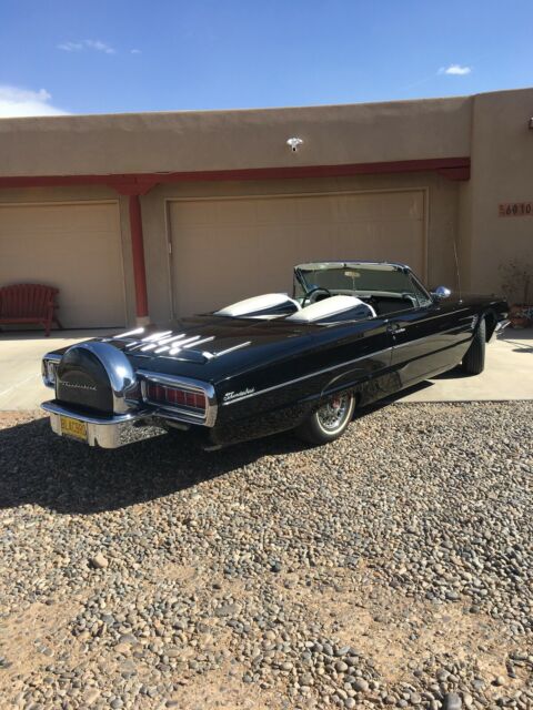 Ford Thunderbird 1965 image number 18