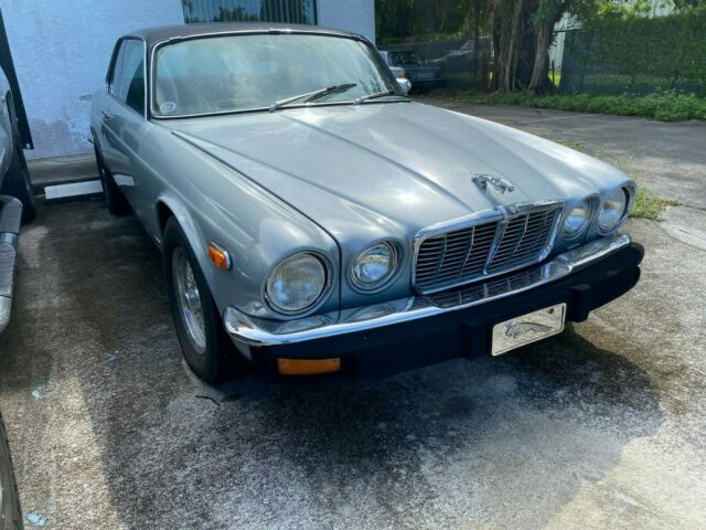 Jaguar XJC 1977 image number 0
