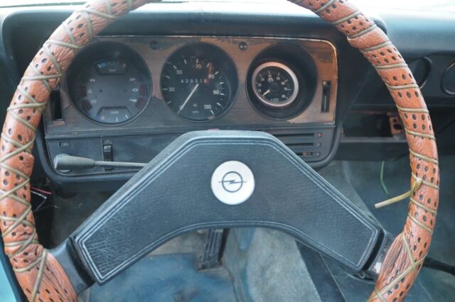 Opel Manta 1972 image number 28
