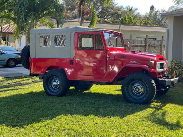 Toyota Land Cruiser 1971 image number 14