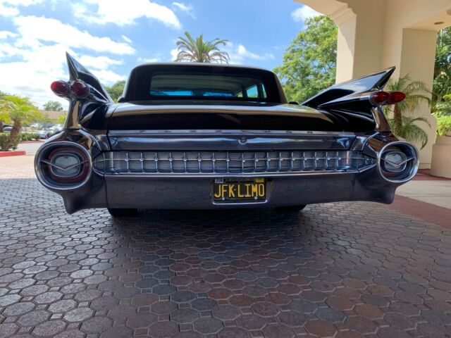 Cadillac Fleetwood  series  75 1959 image number 3