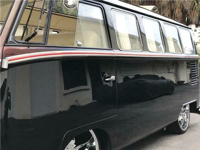 Volkswagen Bus/Vanagon 1965 image number 4