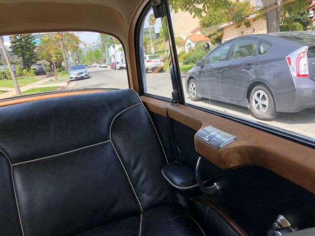 Mercedes-Benz 300-Series 1959 image number 16