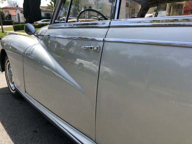 Mercedes-Benz 300-Series 1959 image number 28