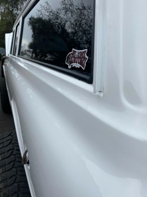 Chevrolet Suburban 1969 image number 15