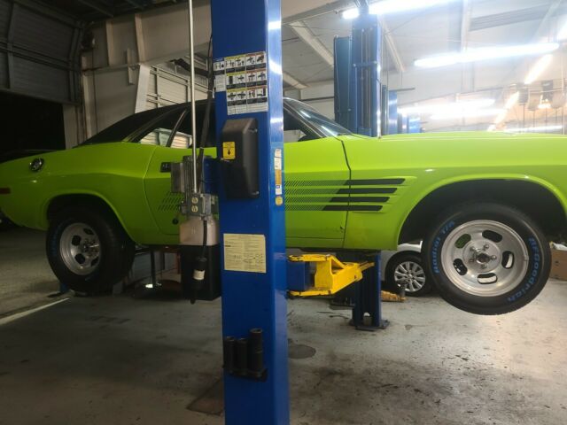Dodge Challenger 1972 image number 0