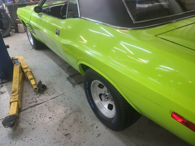 Dodge Challenger 1972 image number 14