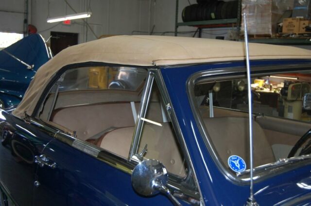 Ford Custom 2DR Convertible 1951 image number 18