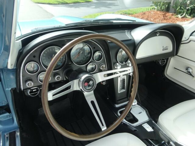 Chevrolet Corvette 1967 image number 10