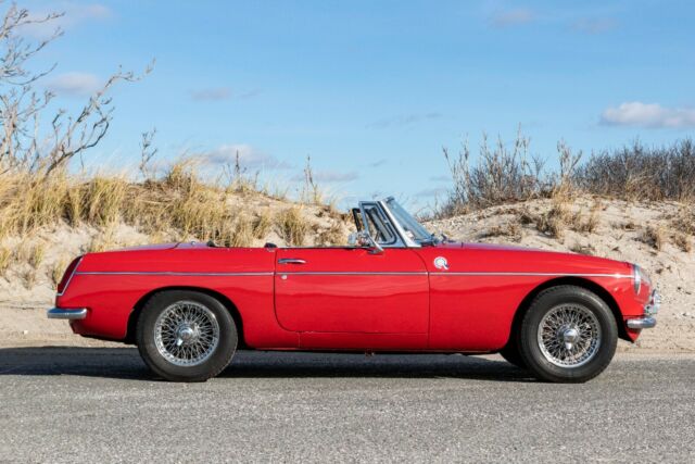 MG MGB 1966 image number 11