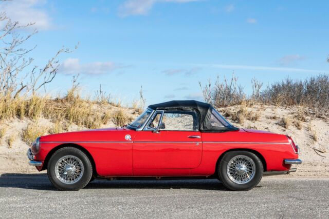 MG MGB 1966 image number 3