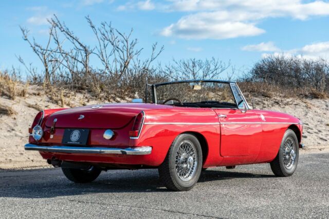 MG MGB 1966 image number 33