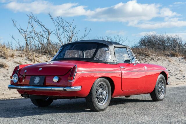 MG MGB 1966 image number 4