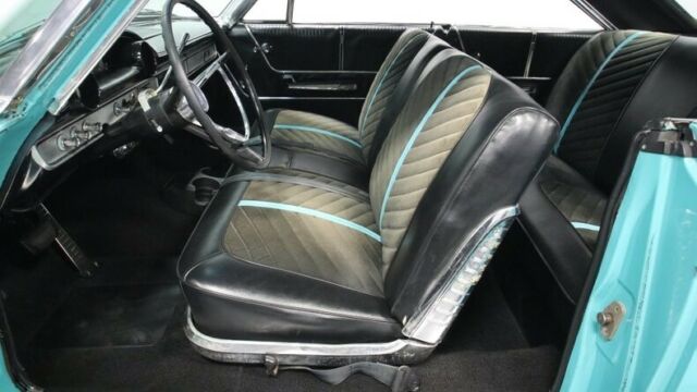 Ford Galaxie 1964 image number 4