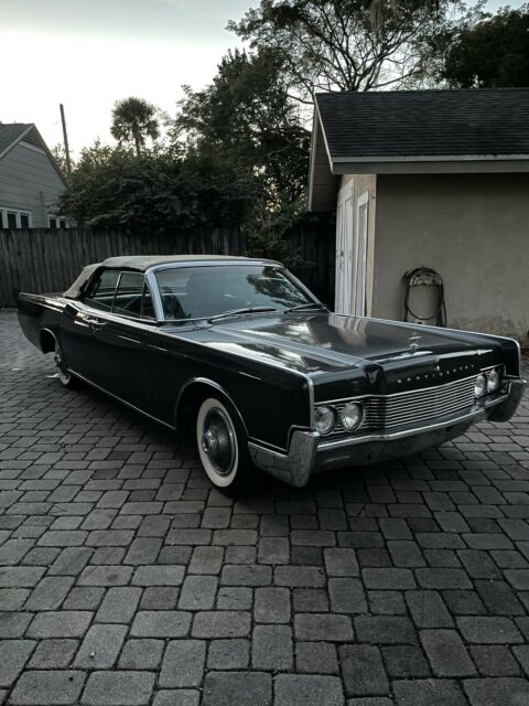 Lincoln Continental 1967 image number 1