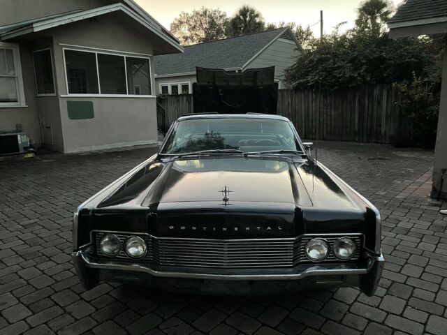 Lincoln Continental 1967 image number 14
