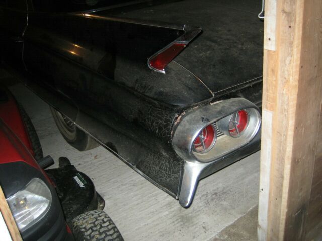 Cadillac Fleetwood 1961 image number 32