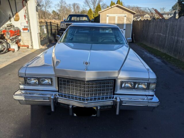 Cadillac Fleetwood 1976 image number 25