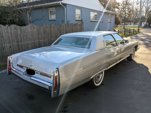 Cadillac Fleetwood 1976 image number 26