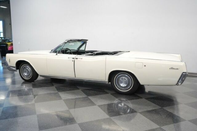 Lincoln Continental 1966 image number 32
