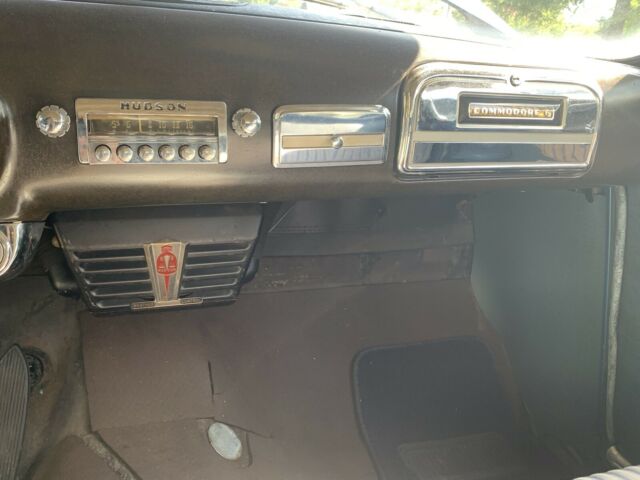 Hudson Commodore Six 1951 image number 32