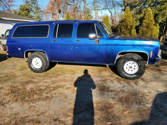 Chevrolet Suburban 1978 image number 0