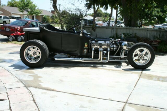 Ford Model T 1923 image number 2