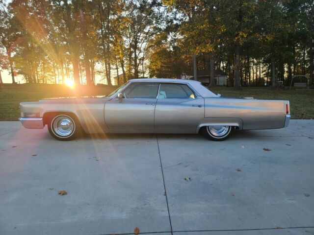 Cadillac DeVille 1970 image number 1