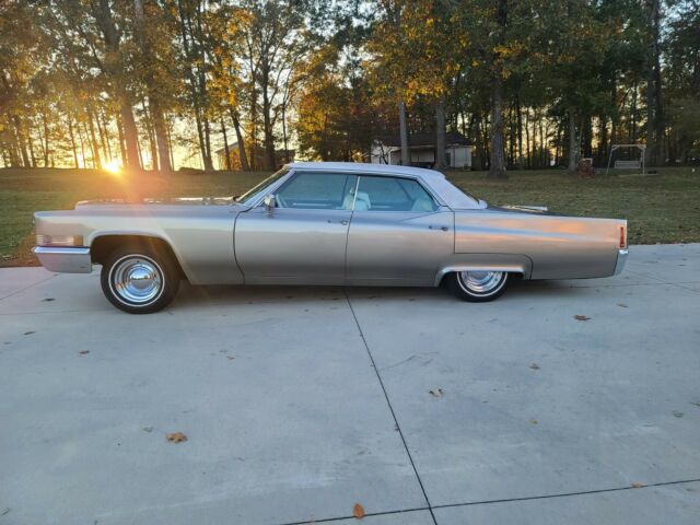 Cadillac DeVille 1970 image number 11