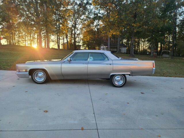 Cadillac DeVille 1970 image number 13